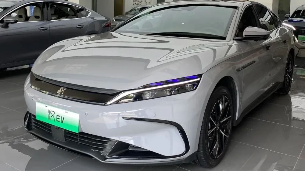 BYD Han 2025 priekis