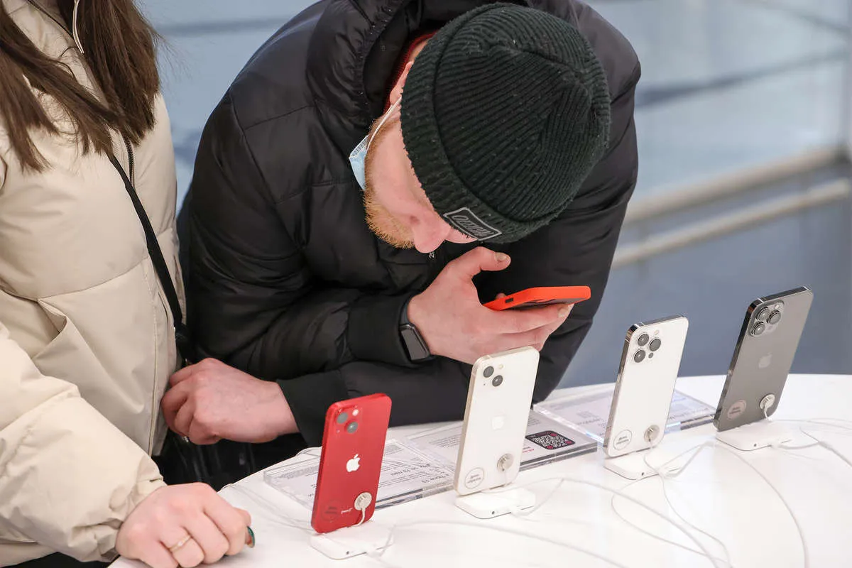 Naujo telefono pirkimas parduotuvėje