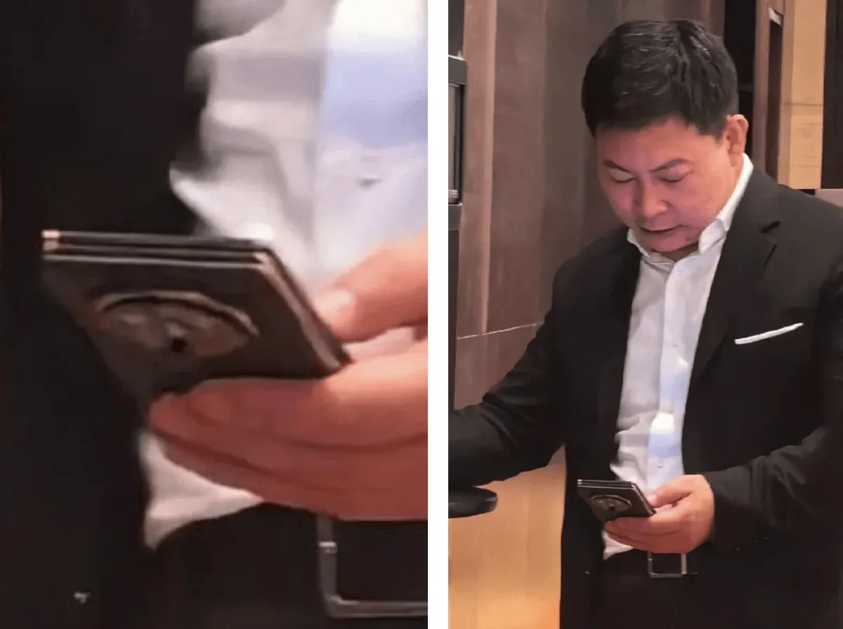 Richardas Yu, „Huawei“ generalinis direktorius, su trigubai sulankstomu išmaniuoju telefonu / Gizmochina nuotr.