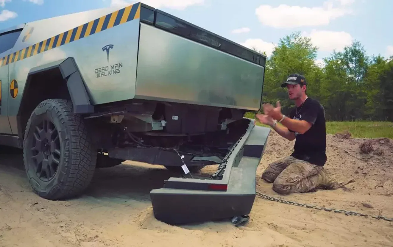 Tesla Cybertruck bandymo testas
