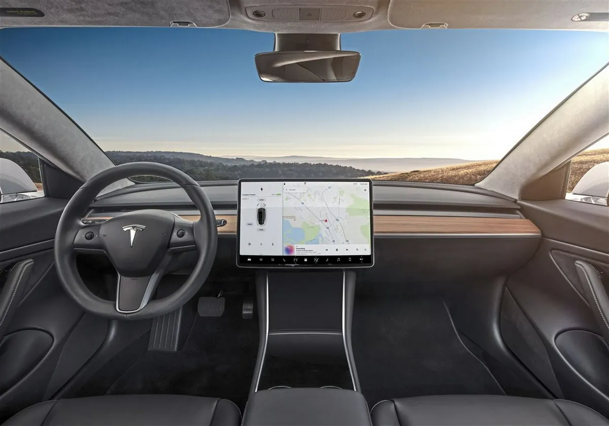 Tesla autopilotas