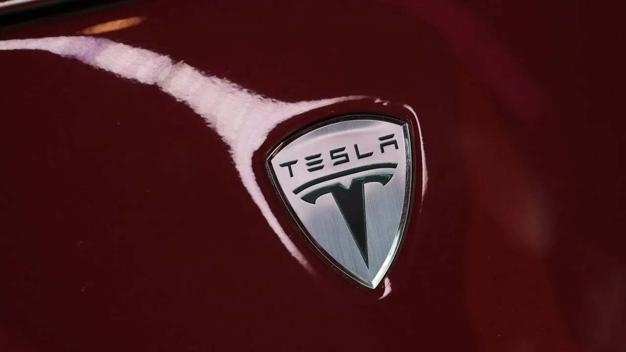 Tesla įsteigė įmonę Lietuvoje