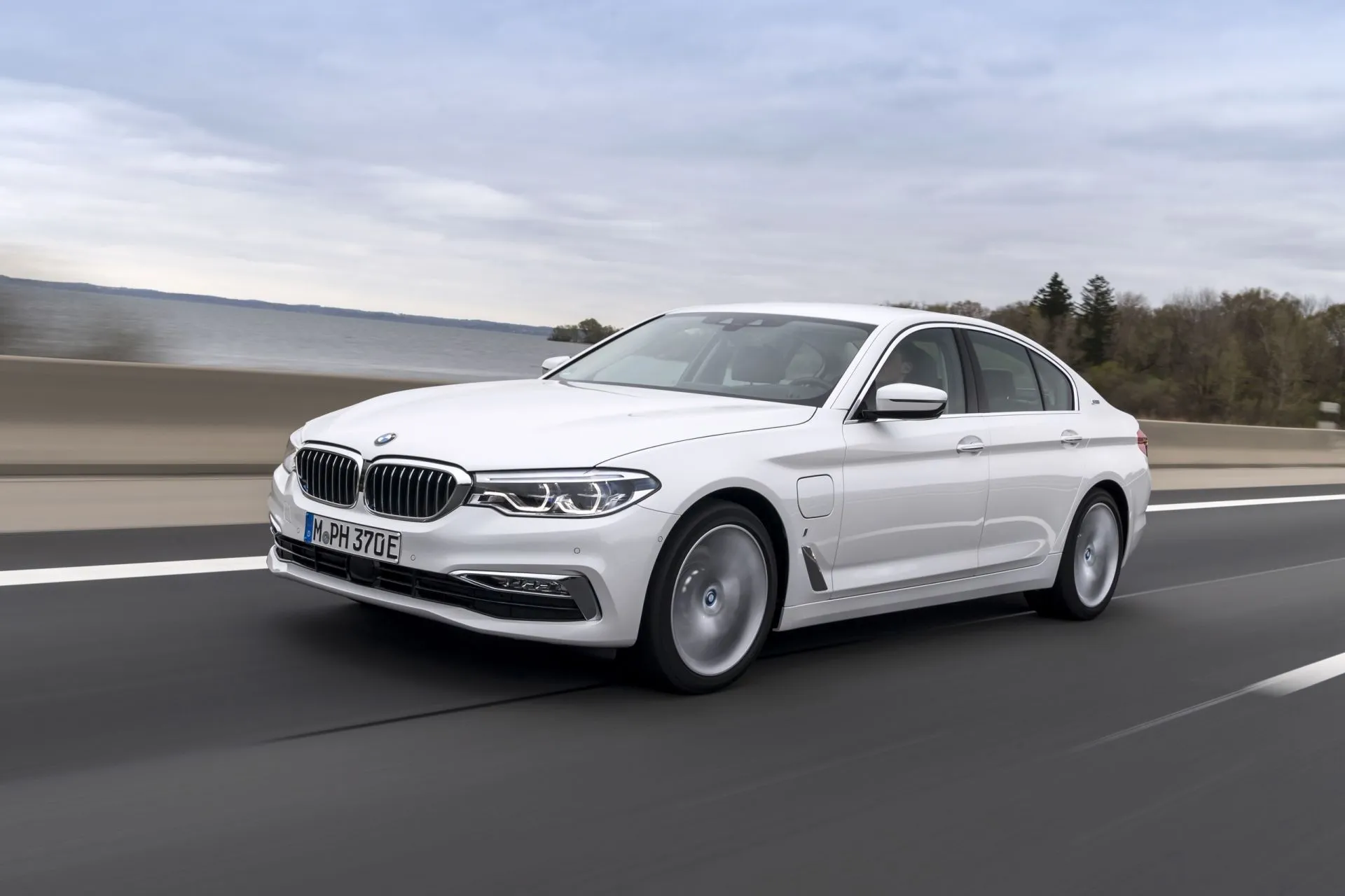 5 serijos BMW hibridas