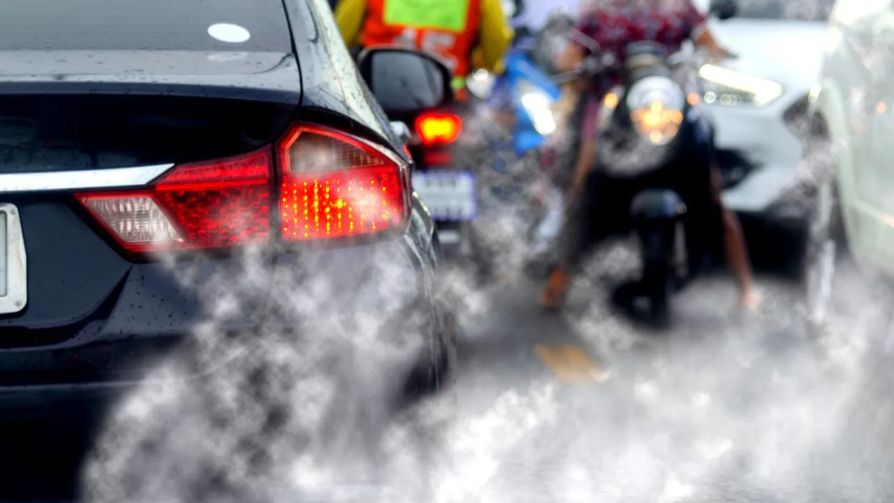 ES gali persvarstyti pernelyg griežtas CO2 priemones automobilių gamintojams