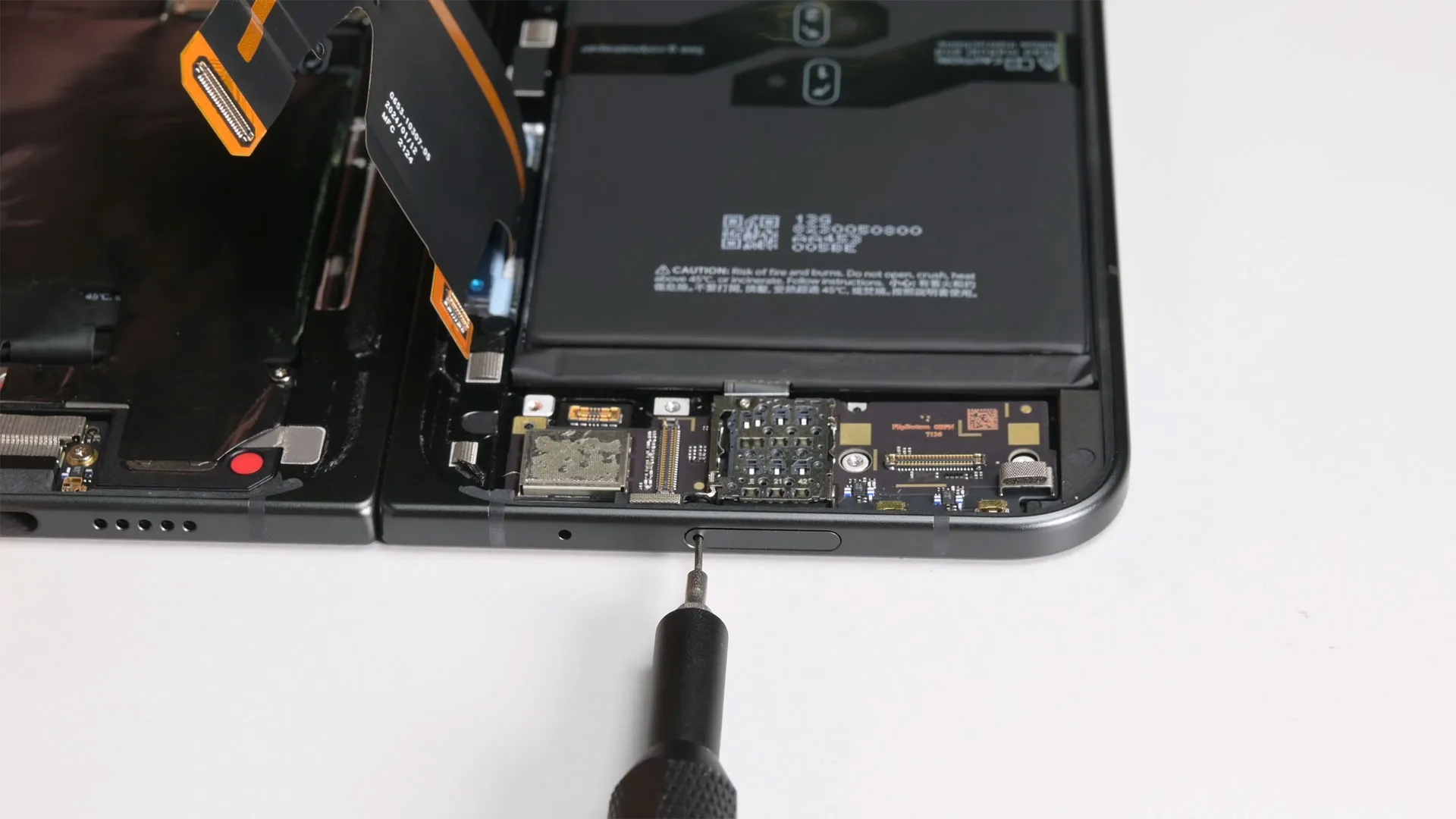 Google Pixel 9 Pro Fold lengva remontuoti