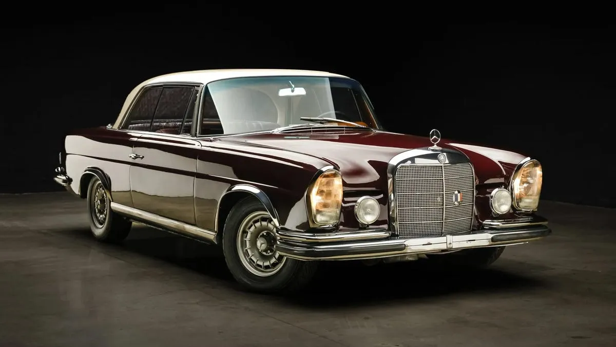 Mercedes-Benz 220SE