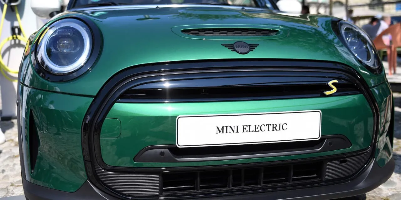Mini Cooper SE problemos