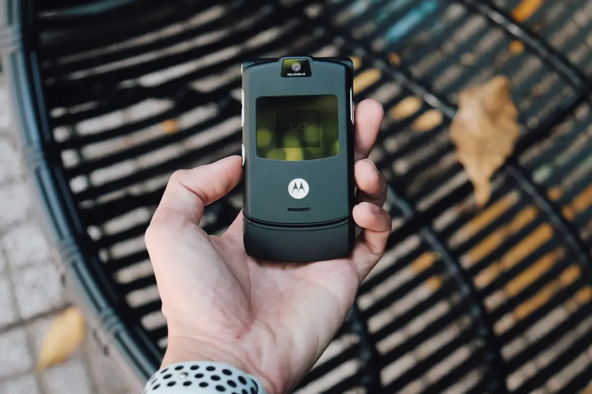 Motorola akcijos pradėjo kristi