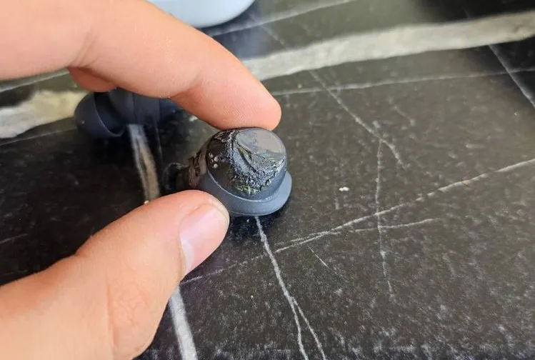 Samsung Galaxy Buds FE išsilydė
