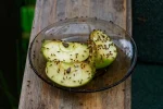 Vaisinės muselės ant obuolių