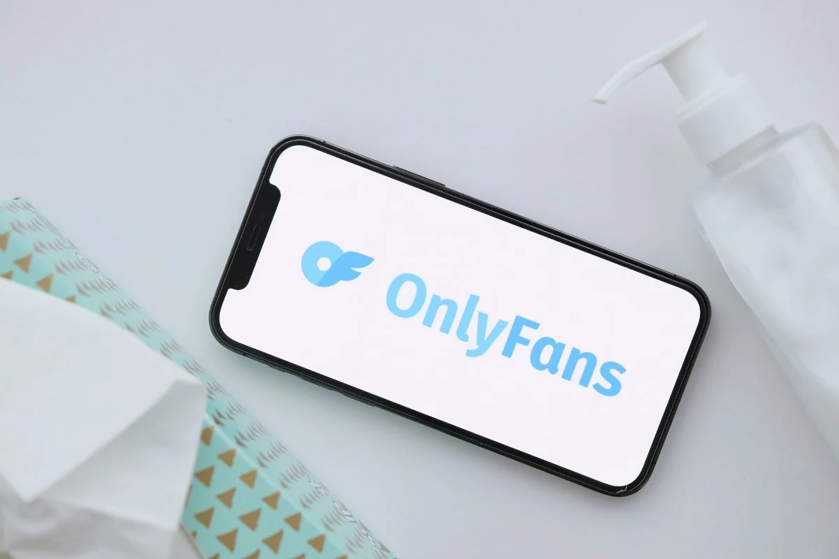 OnlyFans modeliai vilioja pinigus