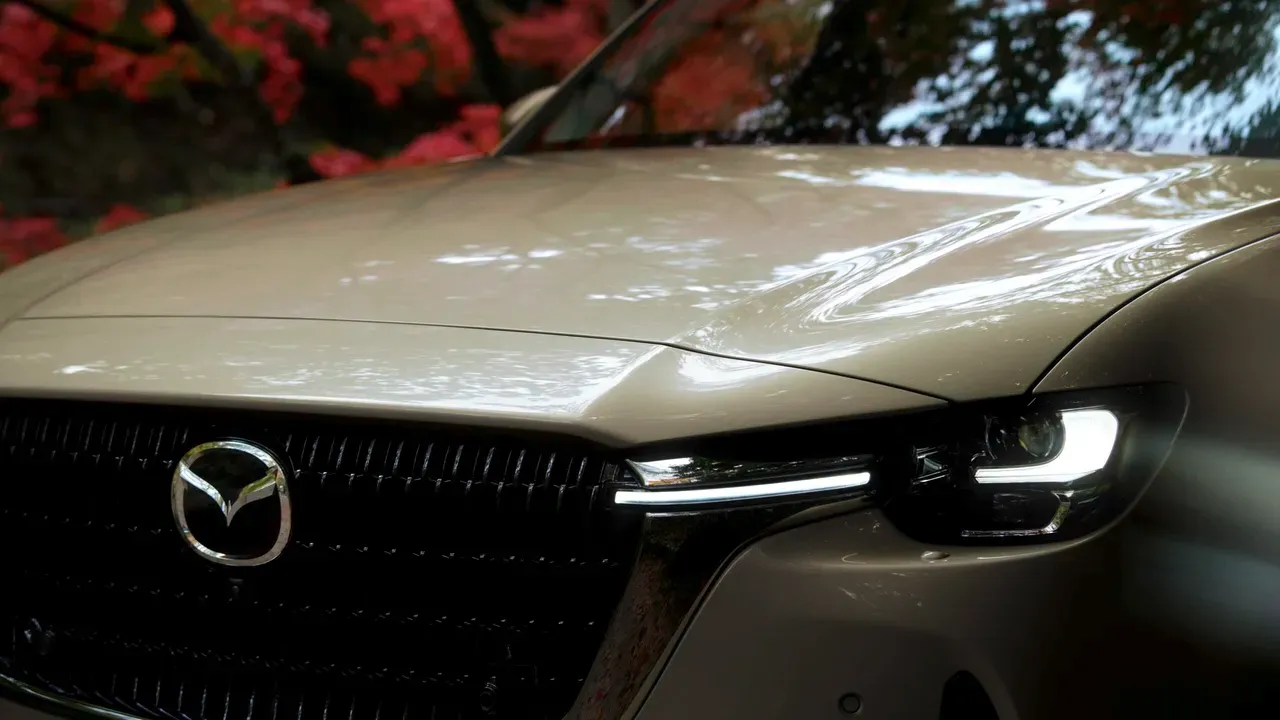 Atnaujinta Europos rinkai skirta „Mazda CX-60“ krosoverio versija 3
