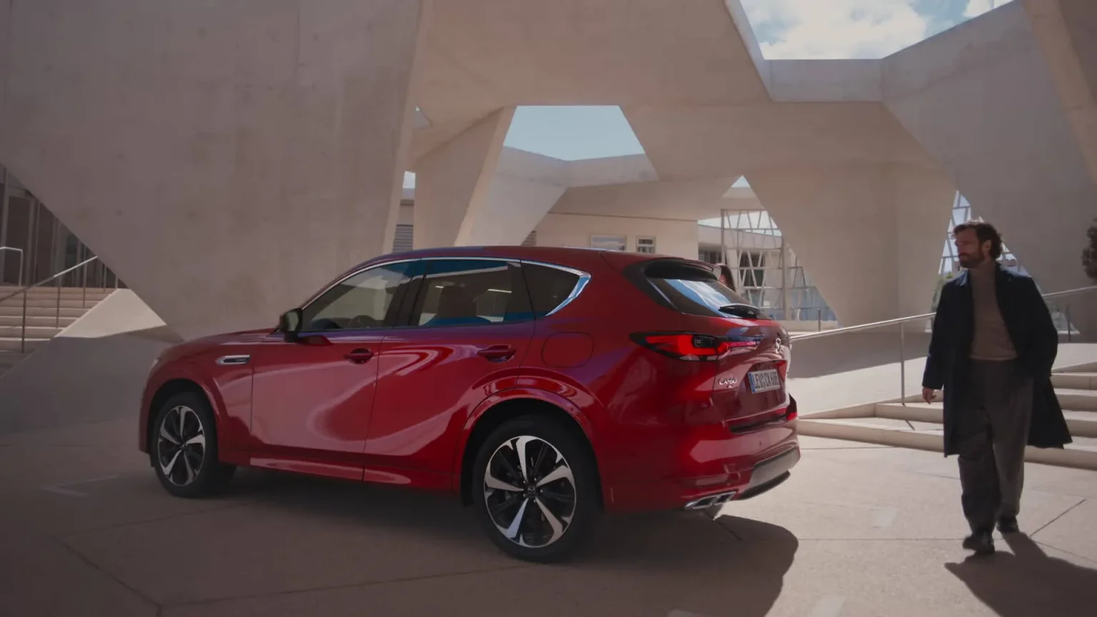 Atnaujinta Europos rinkai skirta „Mazda CX-60“ krosoverio versija 4