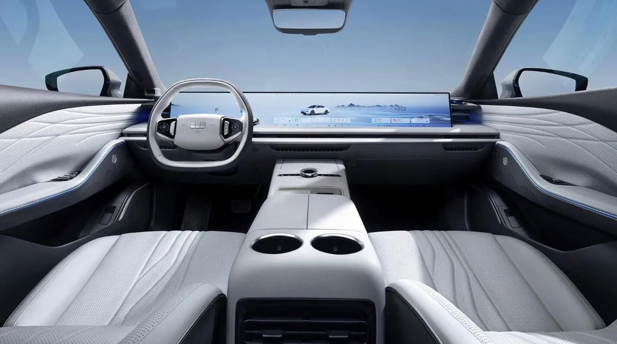 Didžiulis Geely Galaxy E8 ekranas