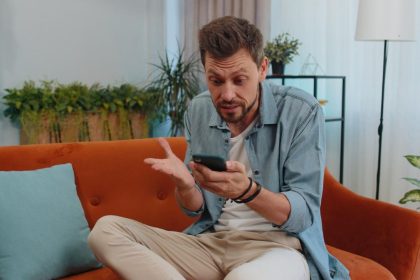 Jūsų telefono klausomasi