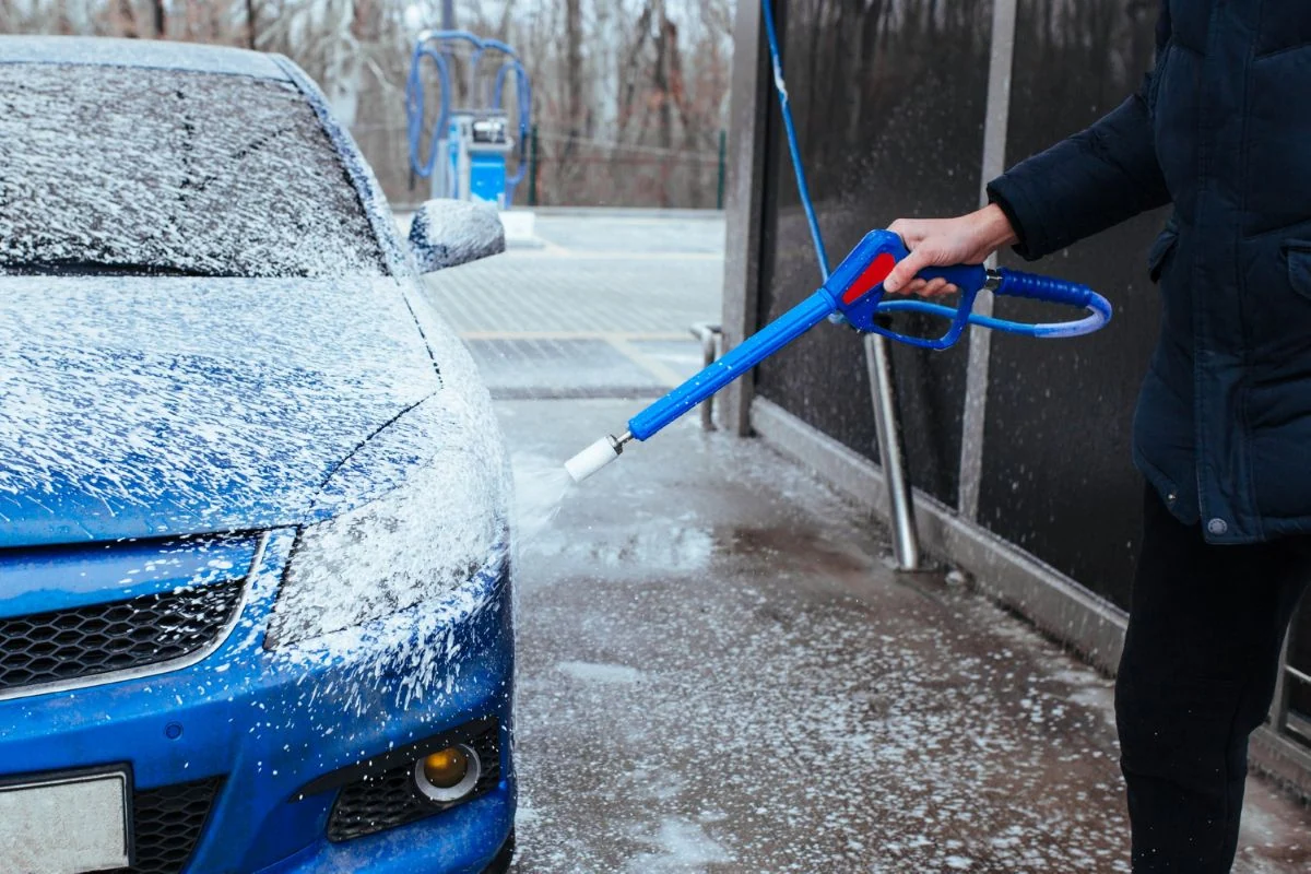 Profesionalas pataria, kaip plauti automobilį žiemą