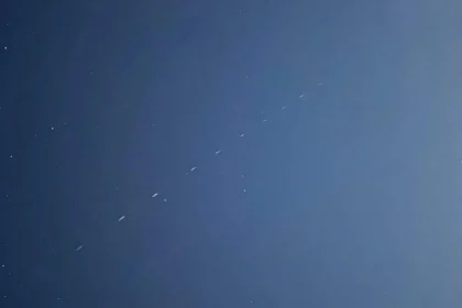 Starlink palydovai danguje virš Lietuvos 3