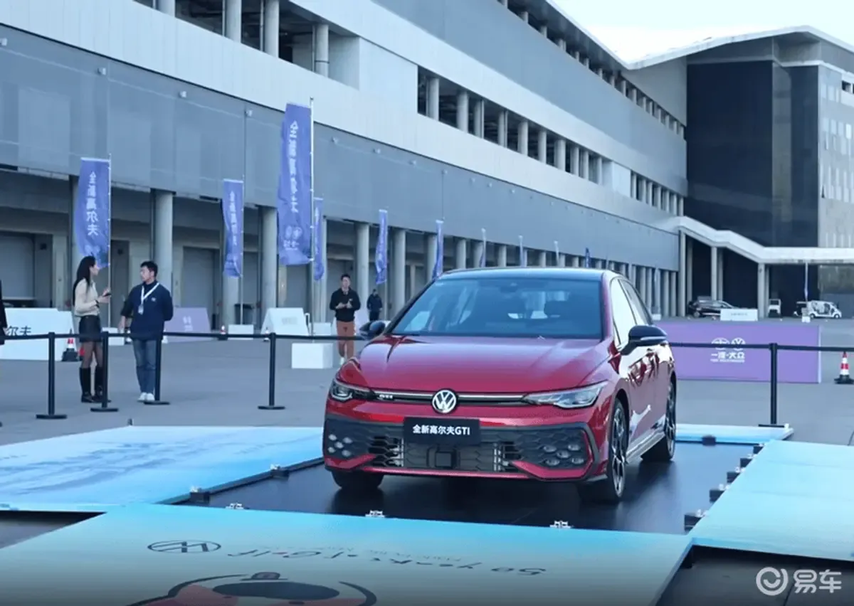 VW Golf GTI Kinija 2