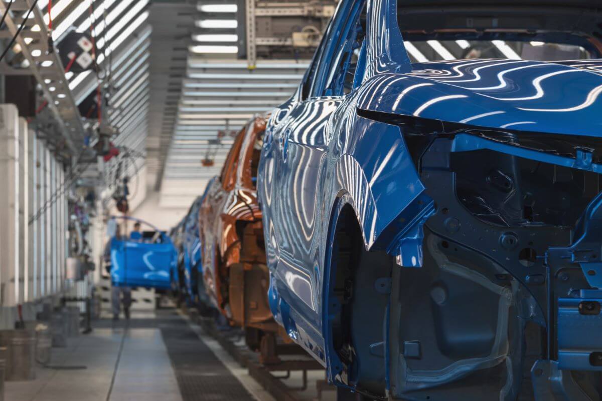 Automobilių gamyba stoja