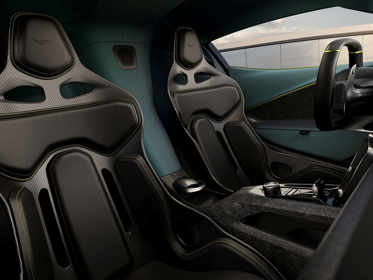 Aston Martin Valhalla 4