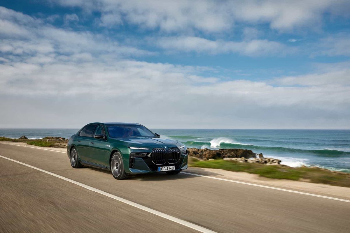 BMW i7 2025