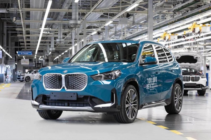 BMW iX1 100 000 (1)