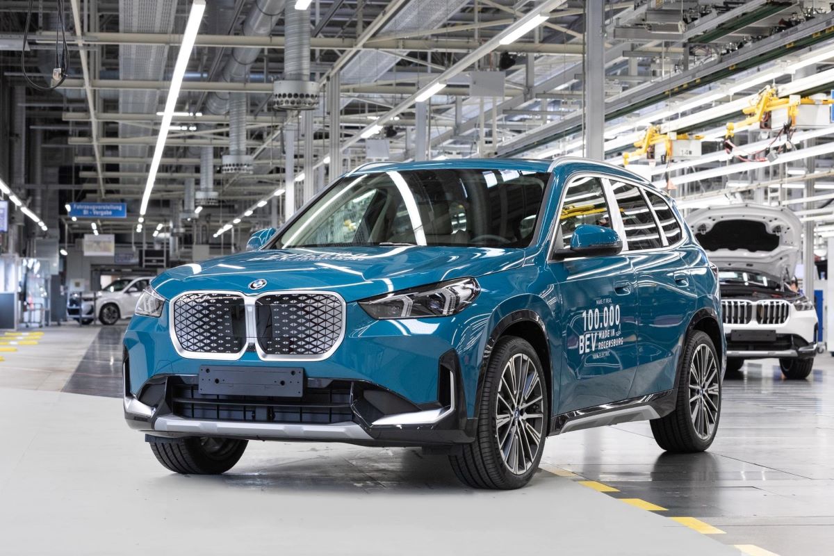 BMW iX1