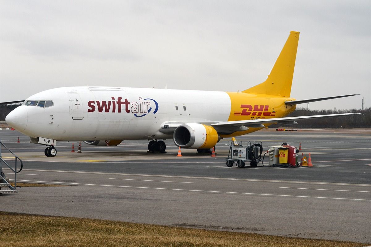 DHL Boeing 737