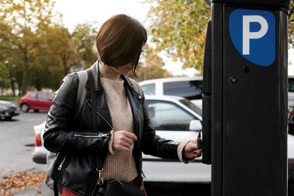 Nemokamas automobilio parkavimas 30 minučių