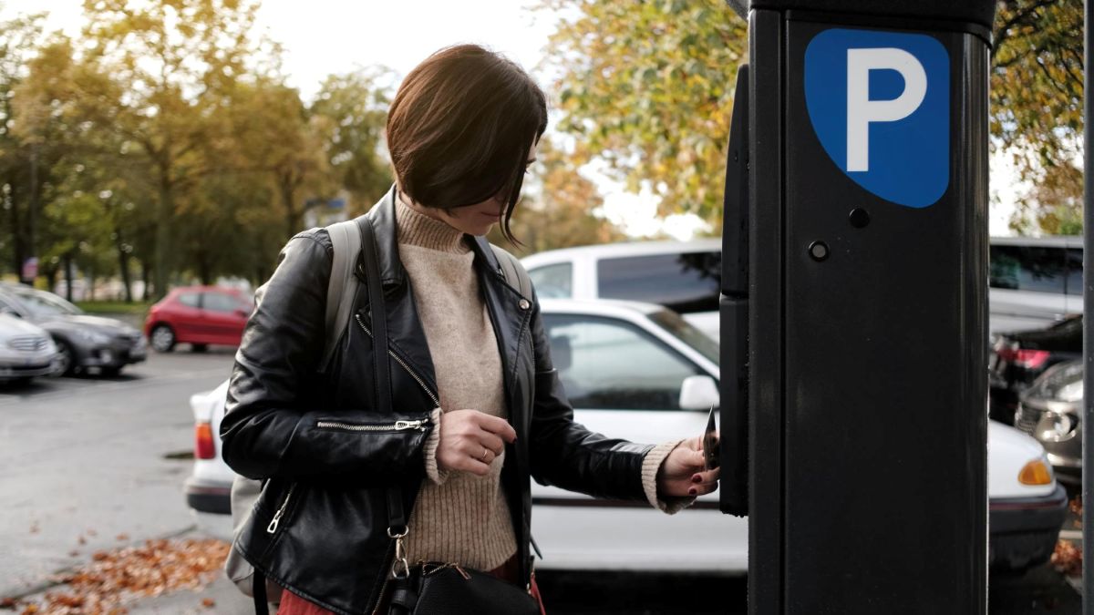 Nemokamas automobilio parkavimas 30 minučių