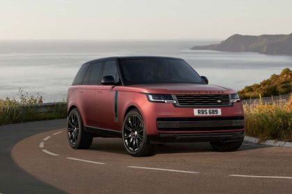 Range Rover vagiami automobiliai