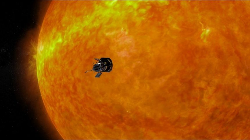 Skriejantis NASA zondas aplink Saulę