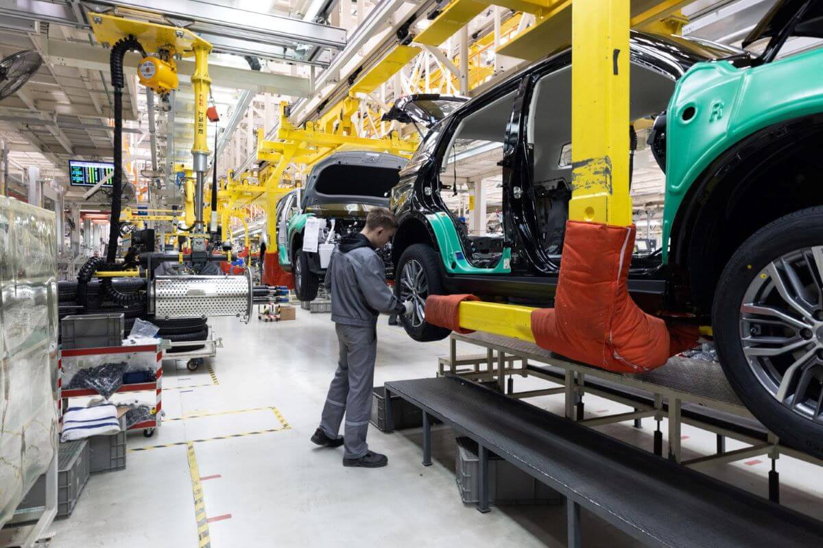 Štai taip gaminami automobiliai