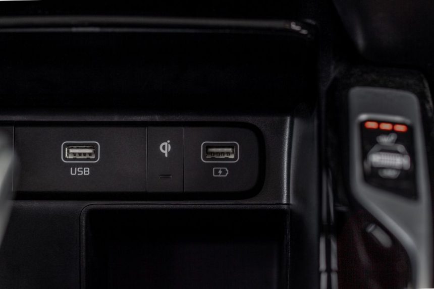 USB jungtis automobilyje
