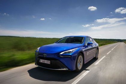 „Toyota“ labai sunkiai parduoda savo vandenilinius automobilius