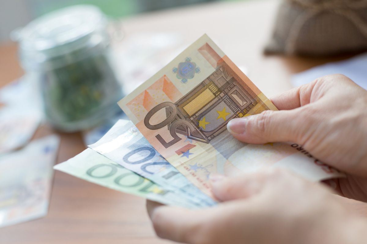 Grynųjų pinigų reikia turėti visada