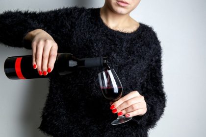Kiek laiko galima laikyti atidarytą vyną