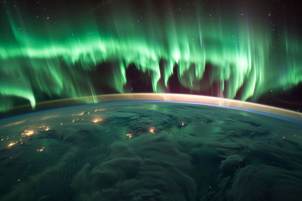 Magnetinės audros ir auroros
