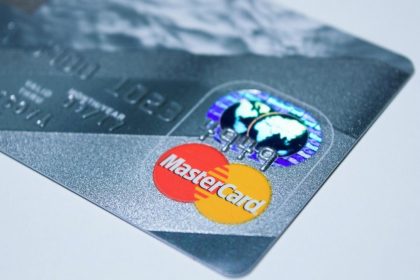 Mastercard saugumas | Karte mit Mastercard-Logo (Symbolbild) (Nuotr.: pixabay.com / AKuptsova)