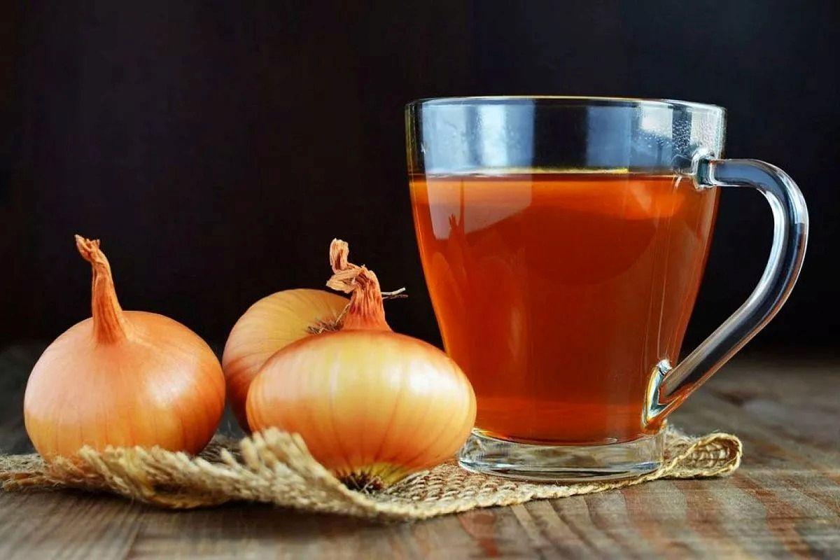 Svogūnų lukštų arbata