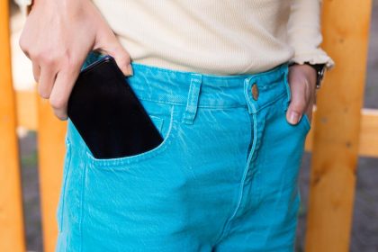 Telefono laikymas kišenėje