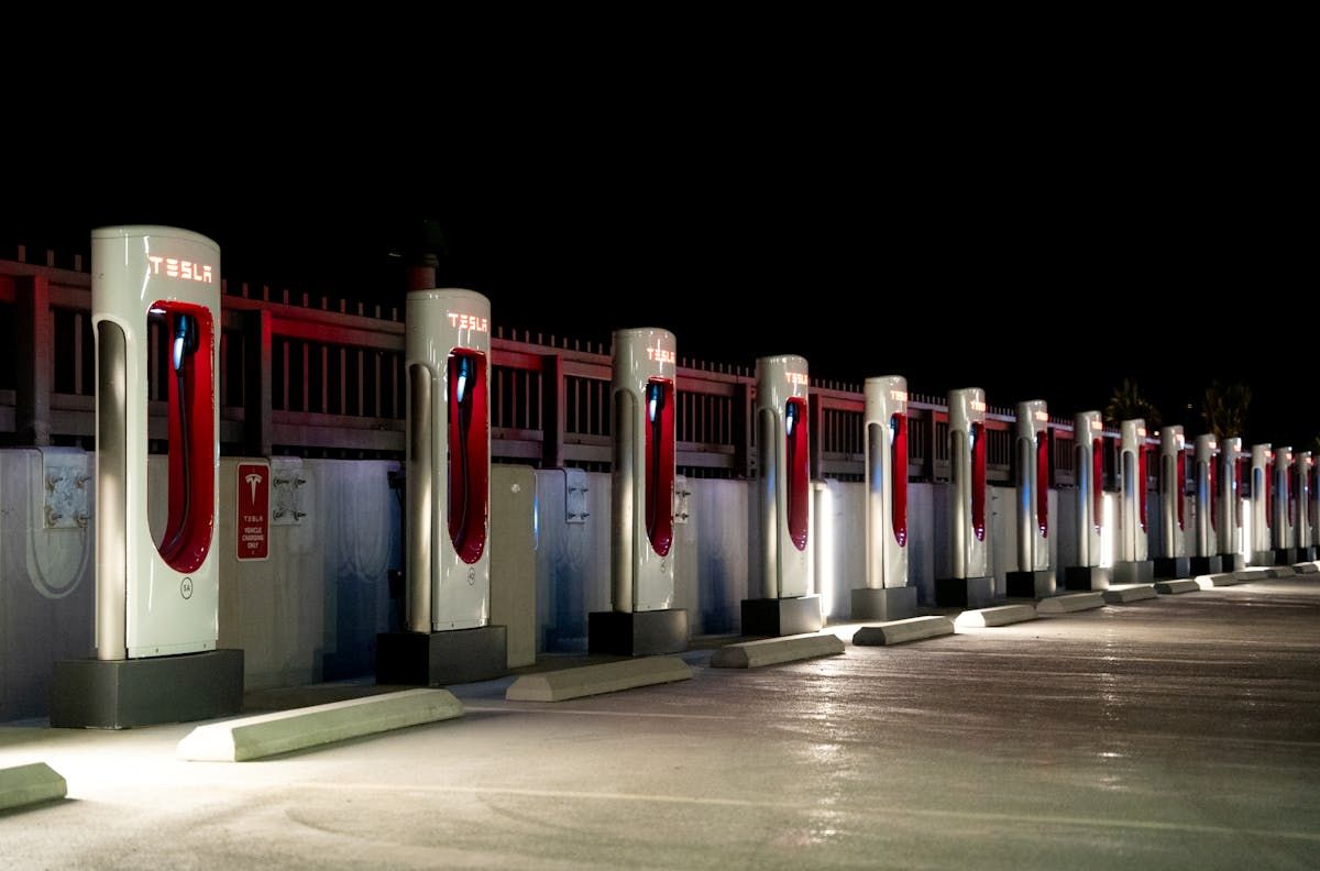 Tesla Supercharger stotelės