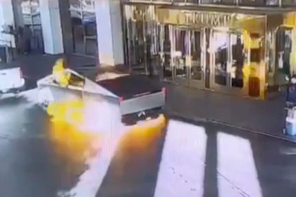Tesla Cybertruck sprogimas JAV