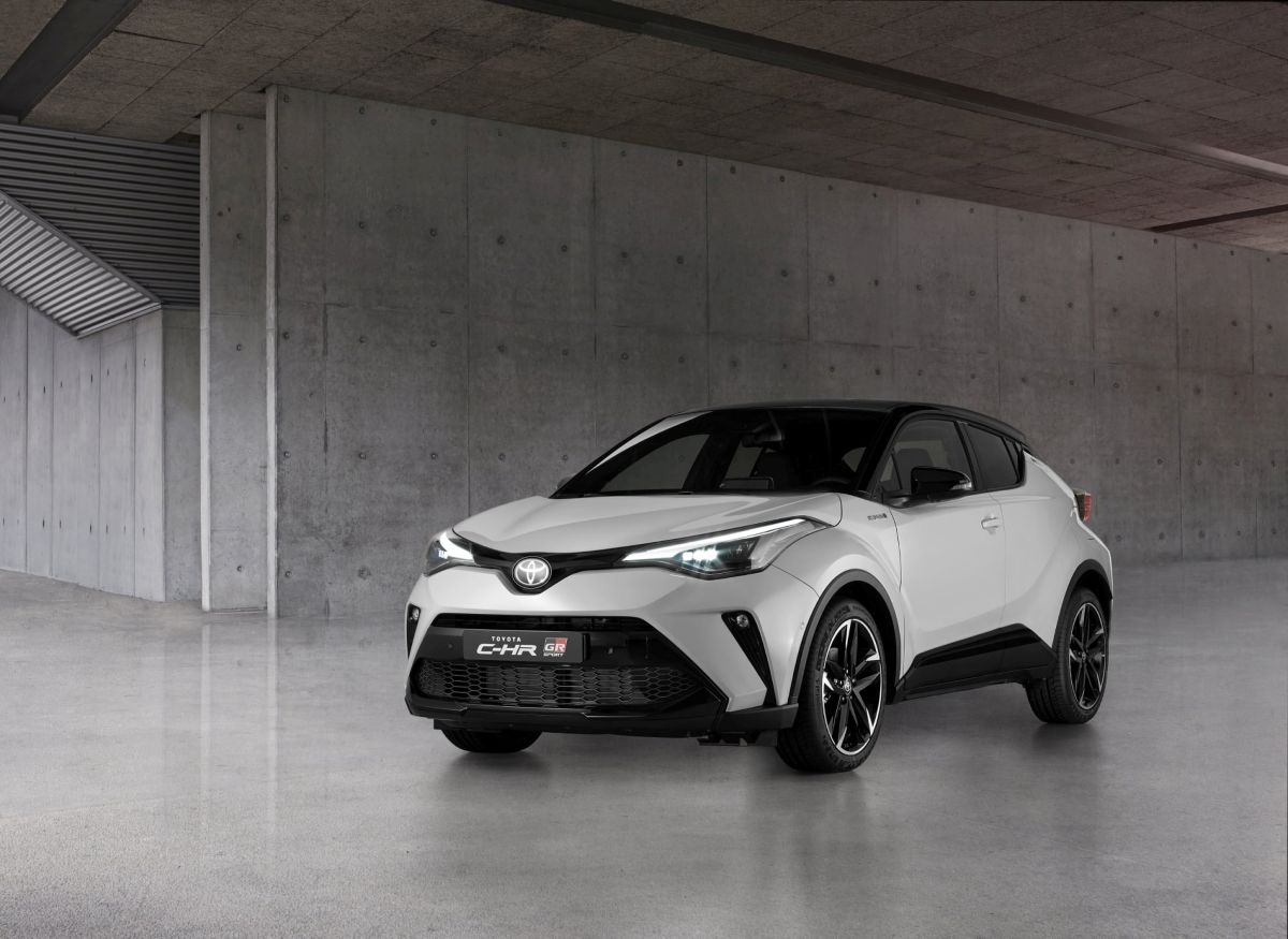 Toyota C-HR vienas geriausiai parduodamų SUV