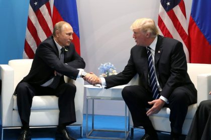 Vladimir Putin ir Donald Trump | https://upload.wikimedia.org/wikipedia/commons/3/35/Vladimir_Putin_and_Donald_Trump_at_the_2017_G-20_Hamburg_Summit_%282%29.jpg nuotr.