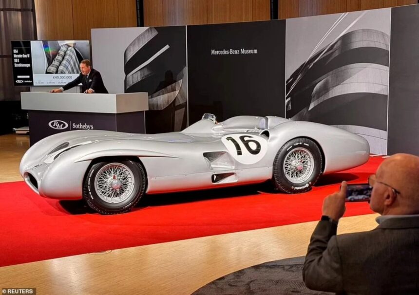 1954 m. Mercedes-Benz W 196 R Stromlinienwagen. Daily Mail nuotr.