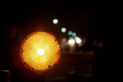 Avarinė oranžinė lemputė