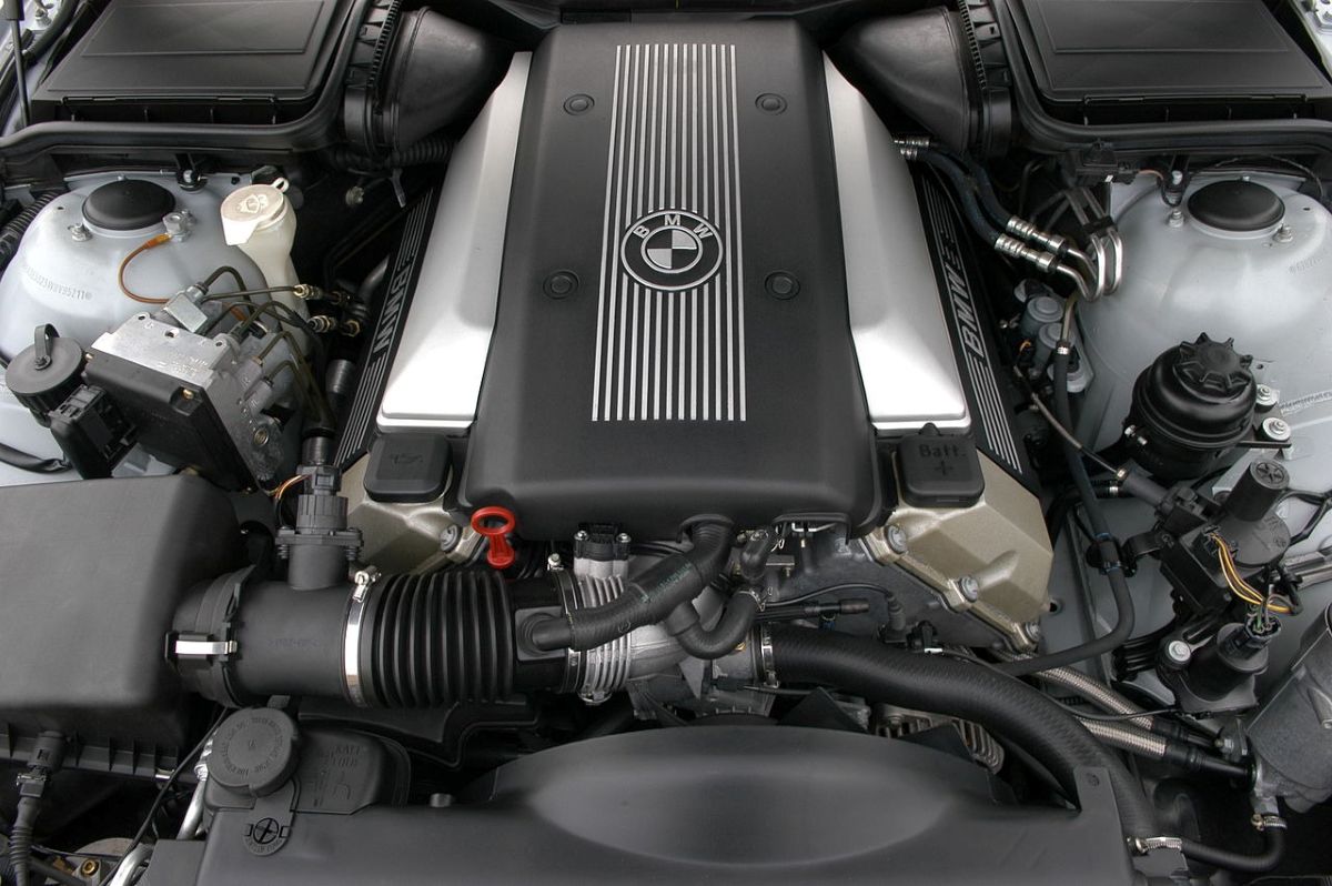 BMW V8 variklis