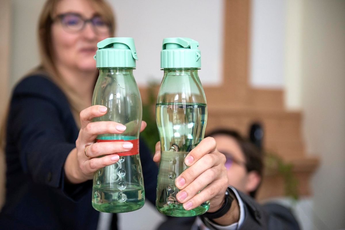 Daugkartiniai plastikiniai buteliai
