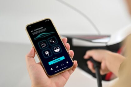 Degalų ir elektros stotelių kainų programėlė Vokietijoje